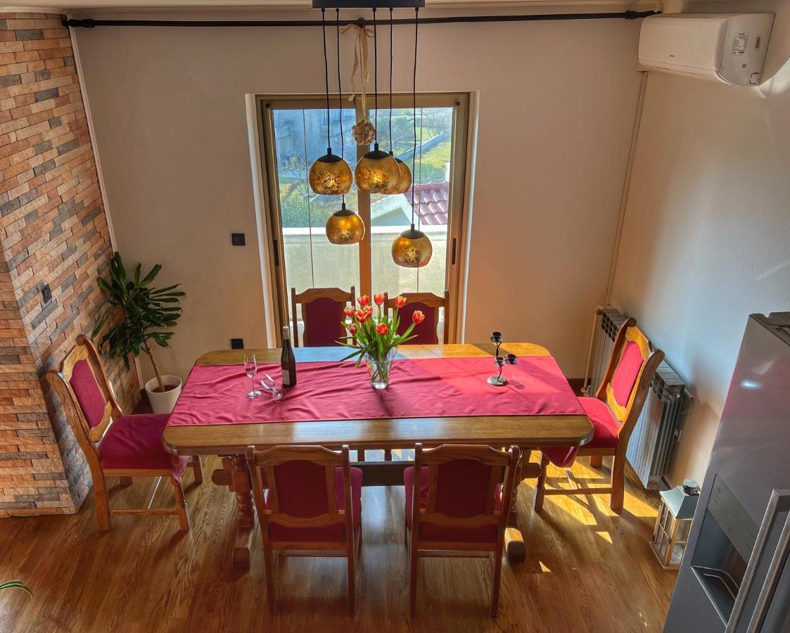 Apartmani Mia Palit Εξωτερικό φωτογραφία