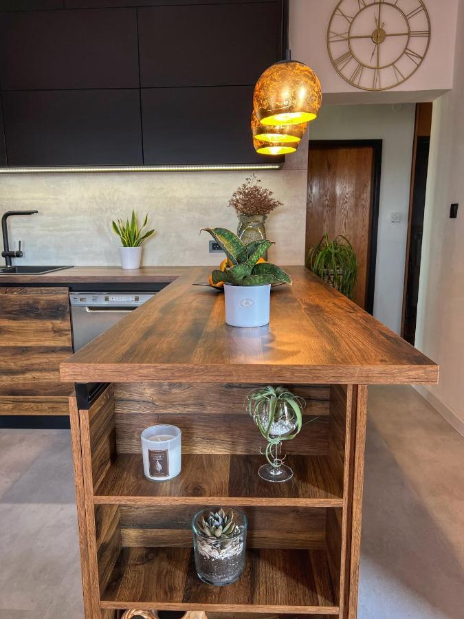 Apartmani Mia Palit Εξωτερικό φωτογραφία
