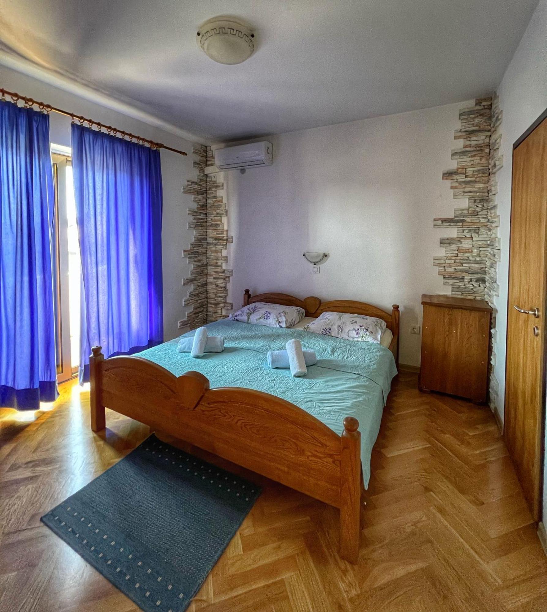 Apartmani Mia Palit Εξωτερικό φωτογραφία