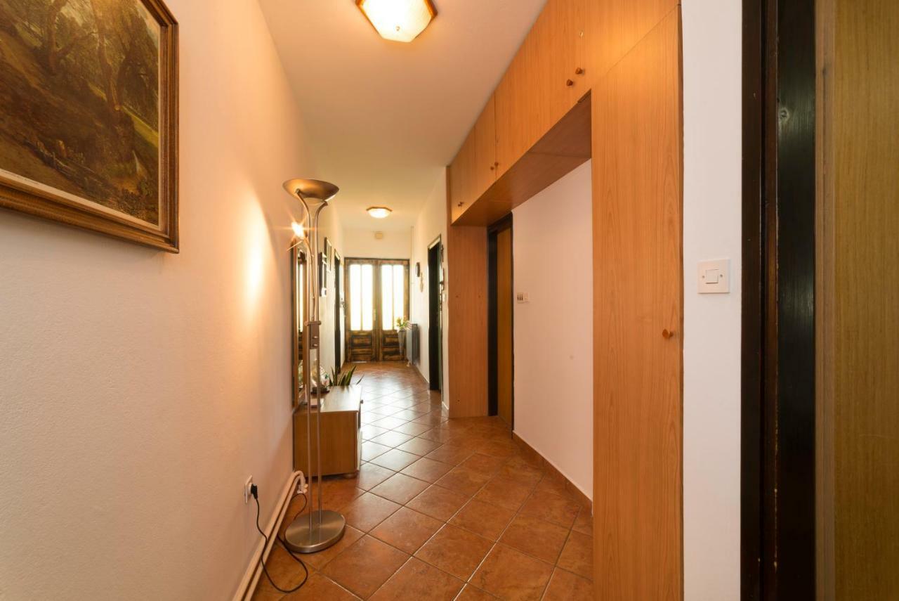 Apartmani Mia Palit Εξωτερικό φωτογραφία
